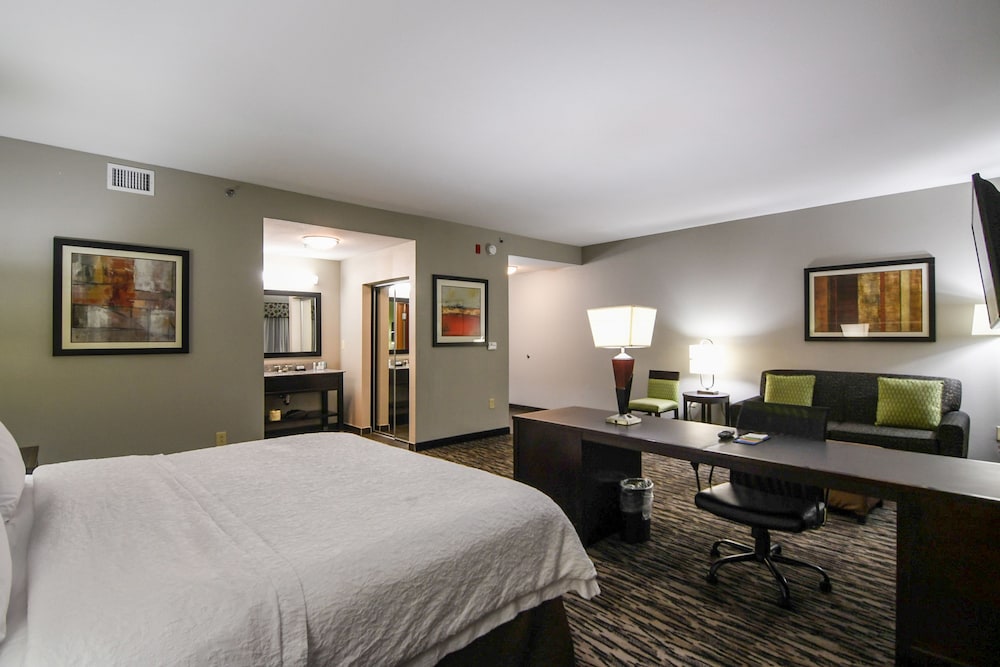 Hampton Inn Foley - photo 13