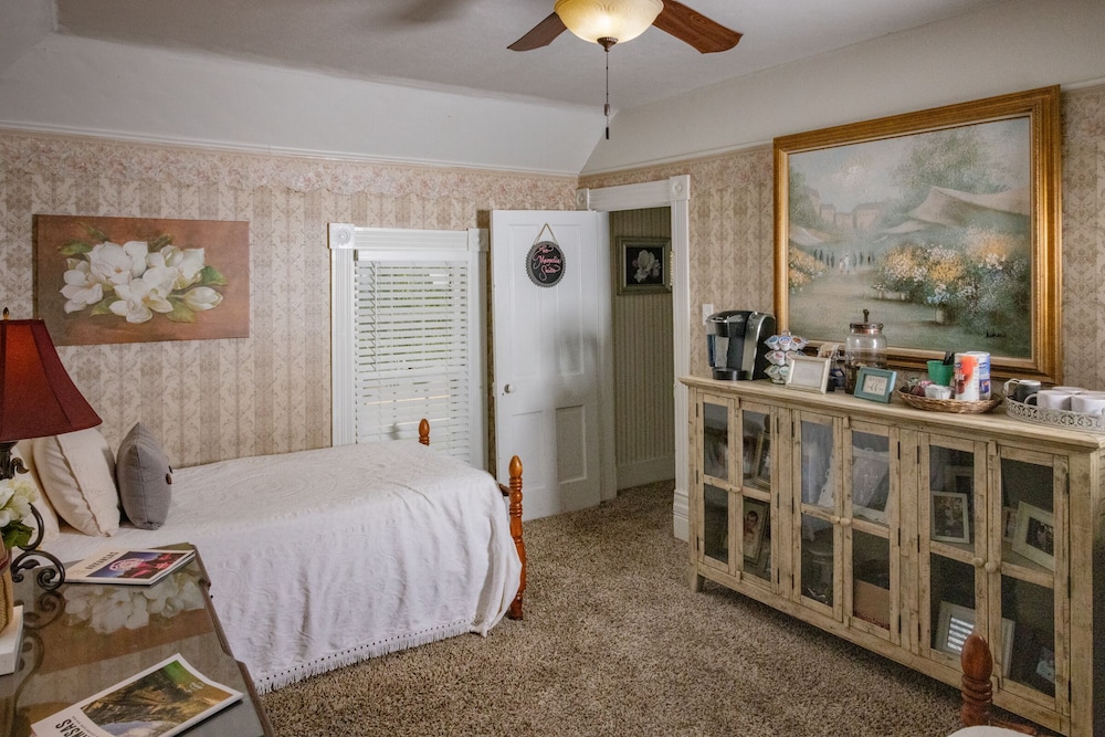 Sassafras Inn - photo 17