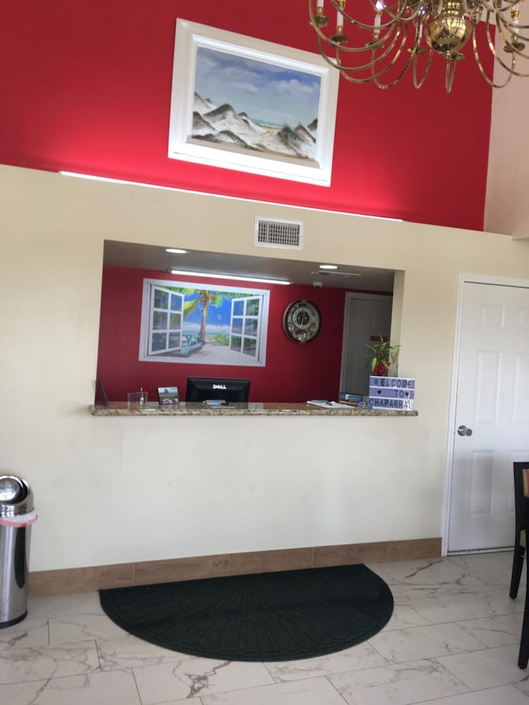 Chaparral Motel - photo 4