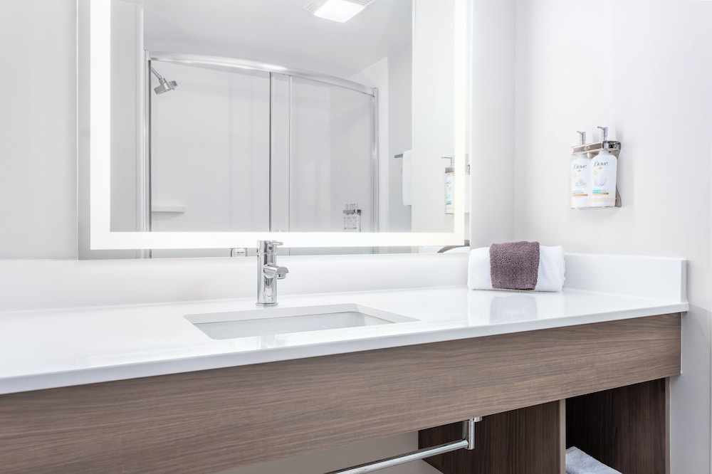 Holiday Inn Express & Suites Lancaster by IHG - photo 26