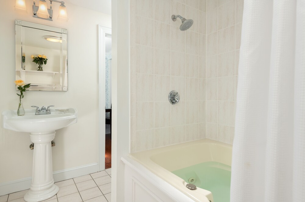 Maine Stay Inn & Cottages - photo 55