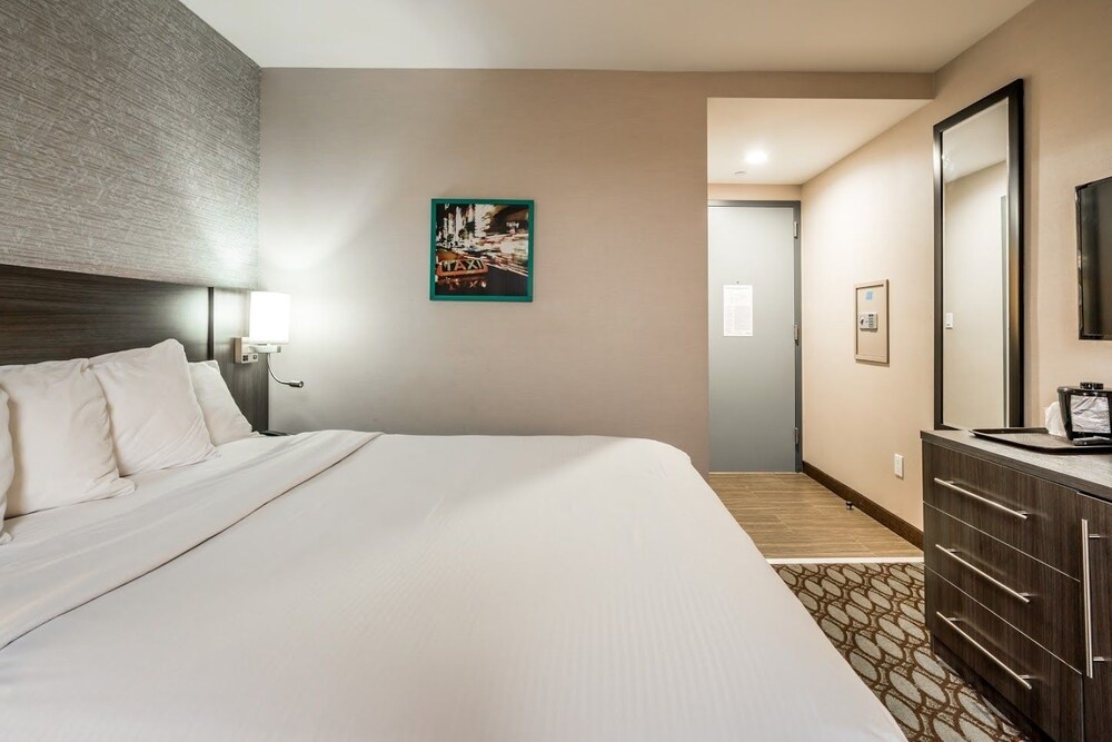 LeTap Hotel near AirTrain JFK Airport - photo 15