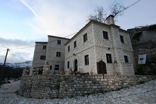 Petradi 1873 - carbon neutral hotel in Pramanta
