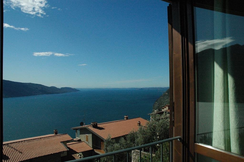 Residence Erika — 4-Star Luxury Hotel in Gardola, Italy