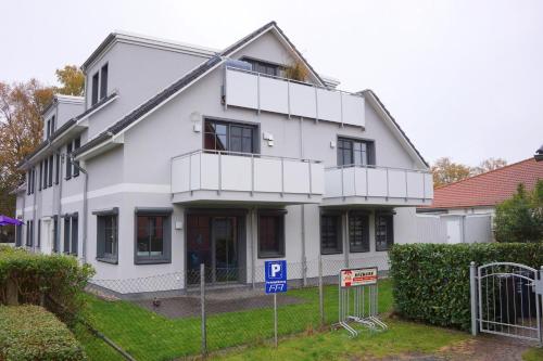 Lindenstrasse 13 Wohnung 4 — 4-Star Luxury Hotel in Zingst, Germany