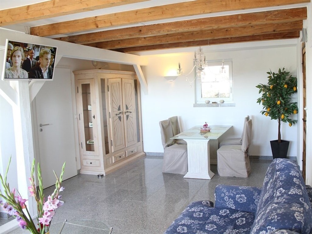 Gesindehaus Charis — 4-Star Luxury Hotel in Kippenheim, Germany