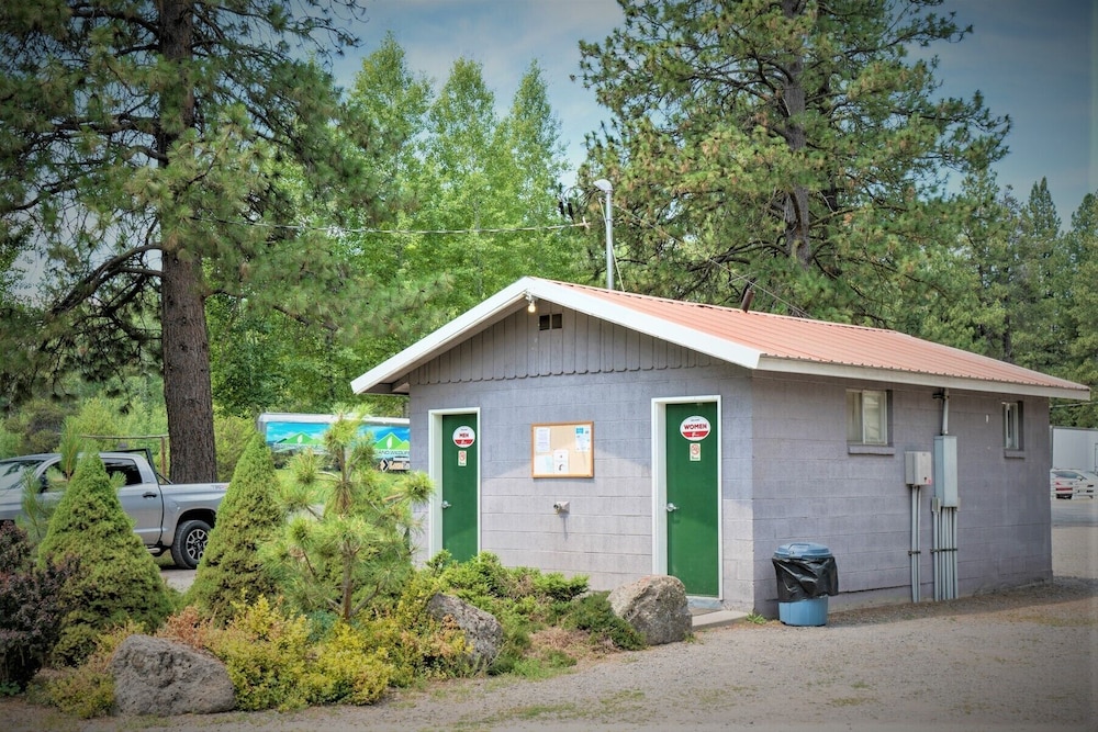 Crater Lake Resort - photo 56