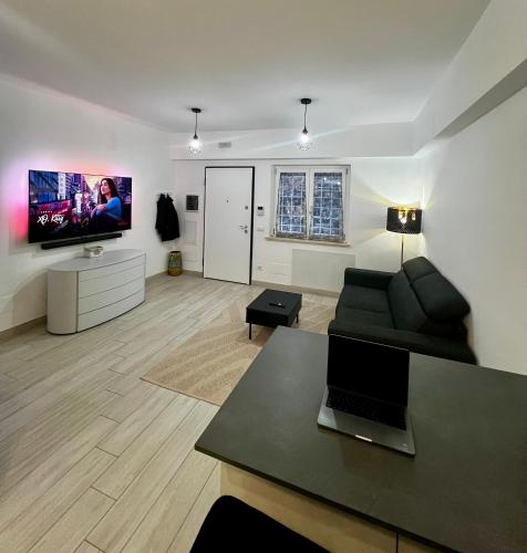 Elegant & Spacious 2BR 2BA Unit with Private Patio — 4-Star Luxury Hotel in Rome, Italy