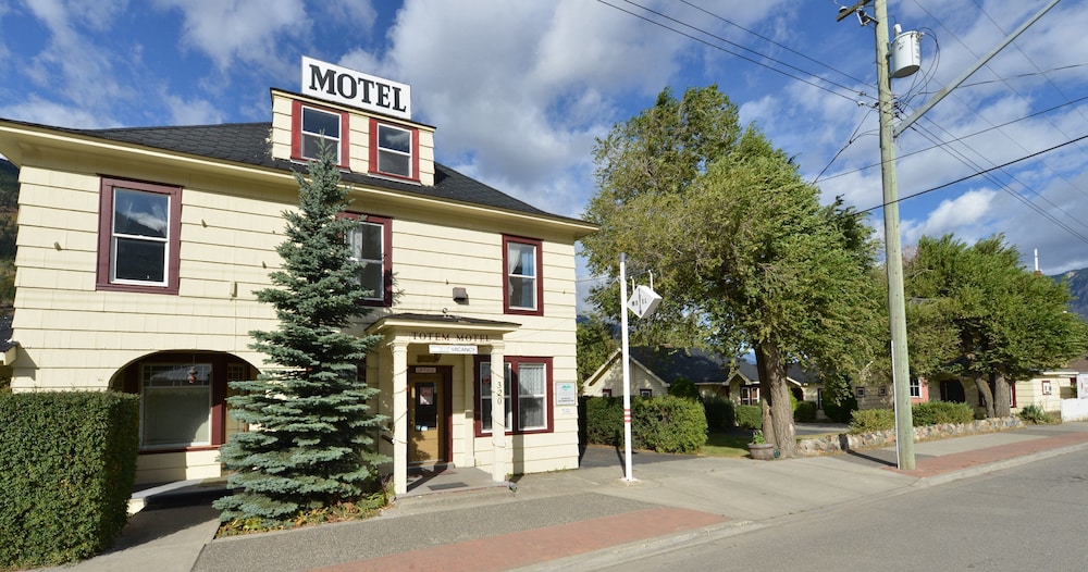 Totem Motel