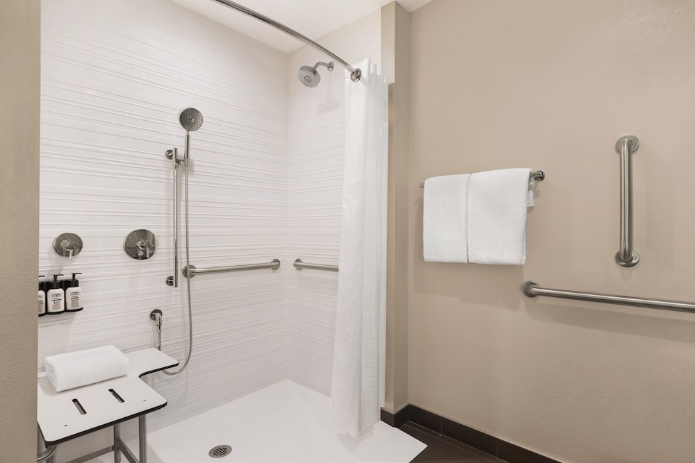 avid hotel Memphis Southaven by IHG - photo 24