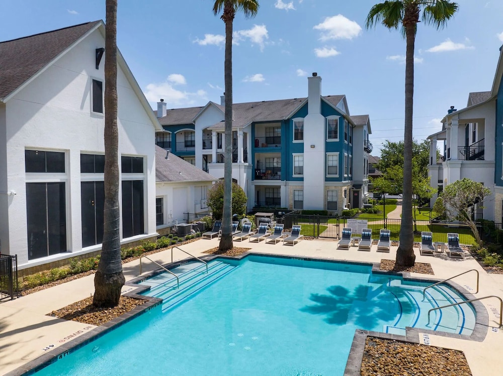 Landing Apartments West Houston — 4-Star Luxury Hotel in Houston, United States