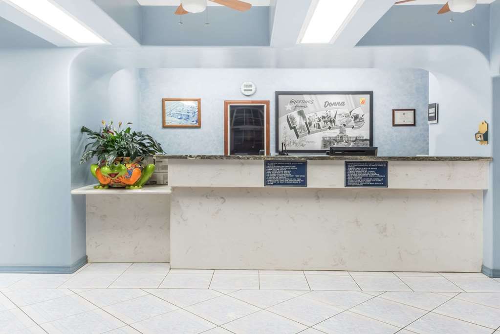 Texas Inn Donna - photo 12