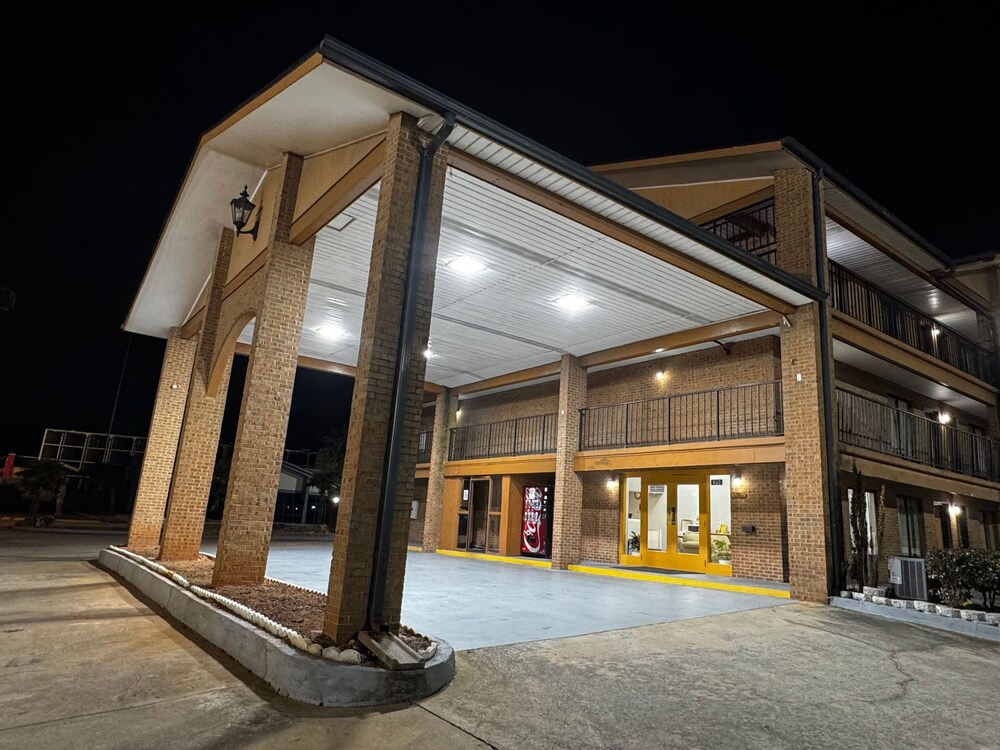American Inn and Suites Atlanta Airport Jonesboro I 75 - photo 30