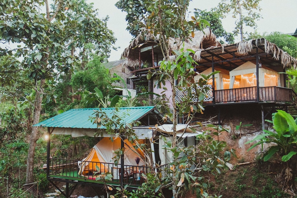 Baansuan Chomchun — Mae Taeng