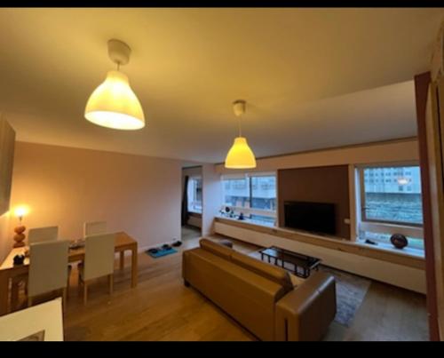 Central Charm 10 Min Walk Eiffel Tower - last minute hotel in Paris