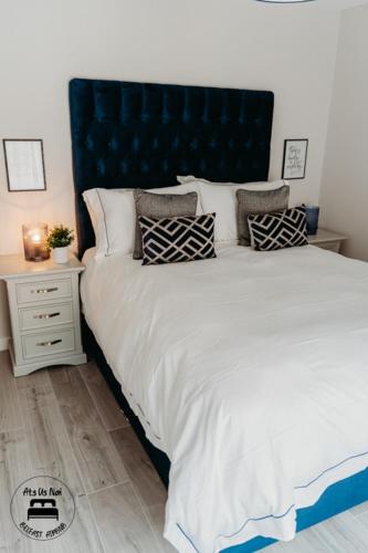 Stylish Belfast City Centre 2 Bedroom Apt Free Parking — 4-Star Luxury Hotel in Belfast, United Kingdom