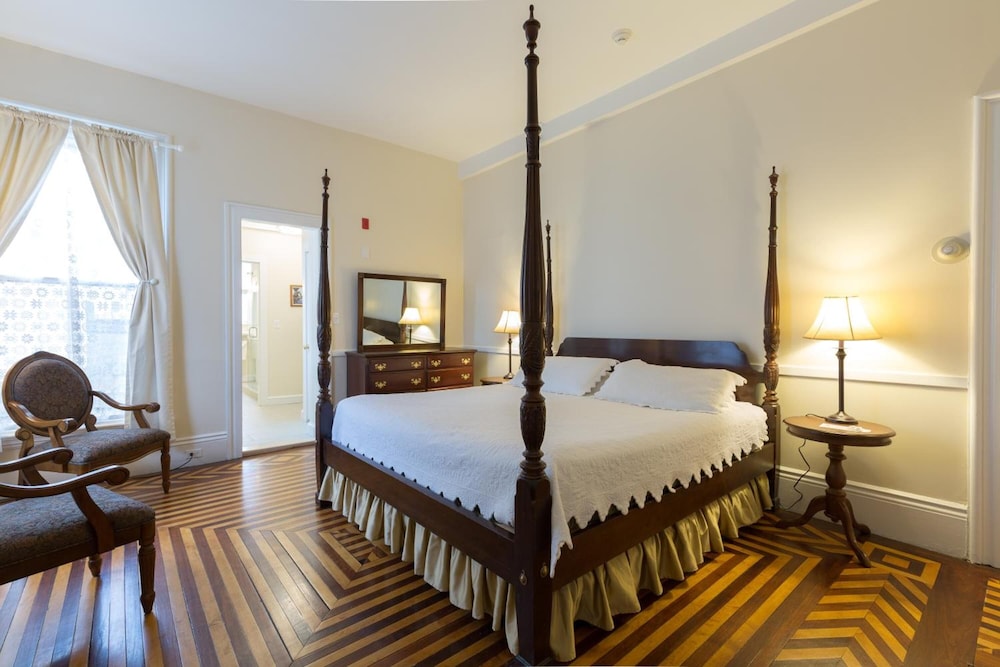 The Salem Inn - photo 16