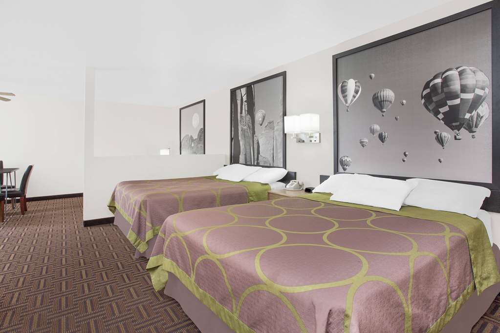 Super 8 by Wyndham Bloomfield - photo 15