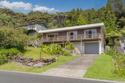 The Retreat Front Beach Bach in Whitianga, New Zealand