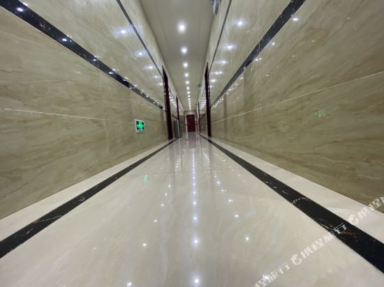 Tianhong Hotel - last minute hotel in Suining
