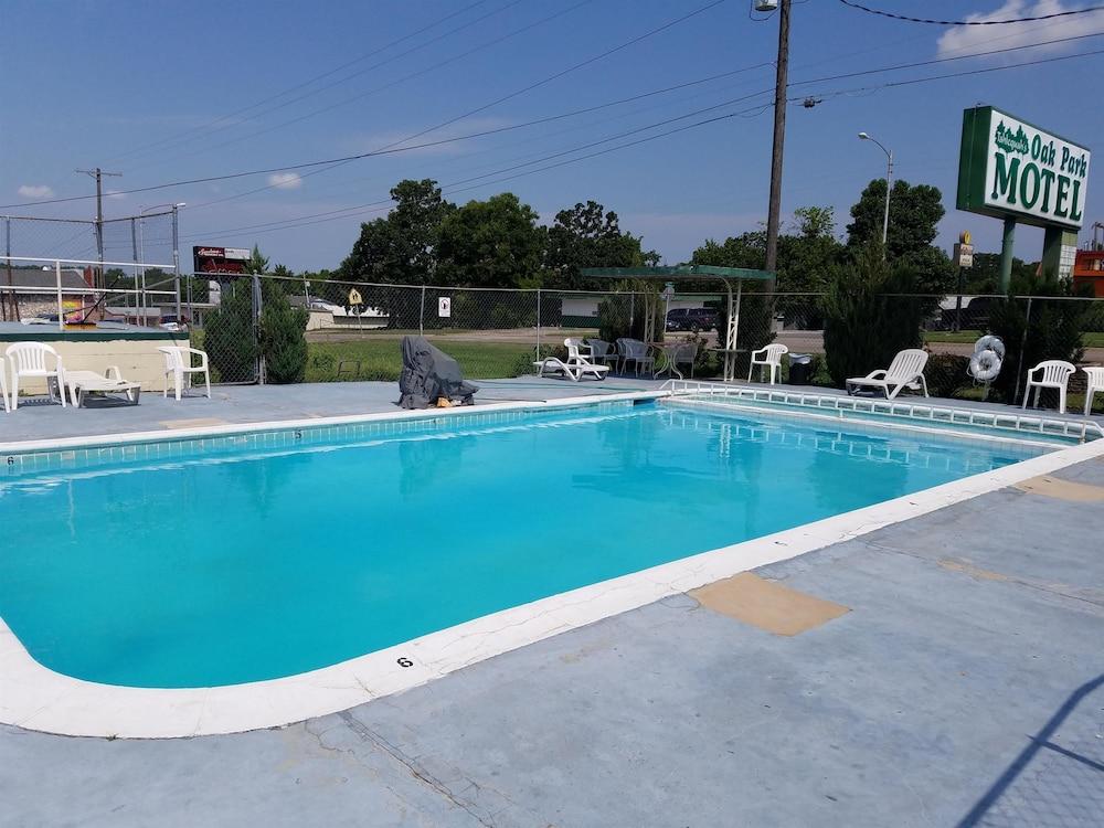 Oak Park Motel - photo 3