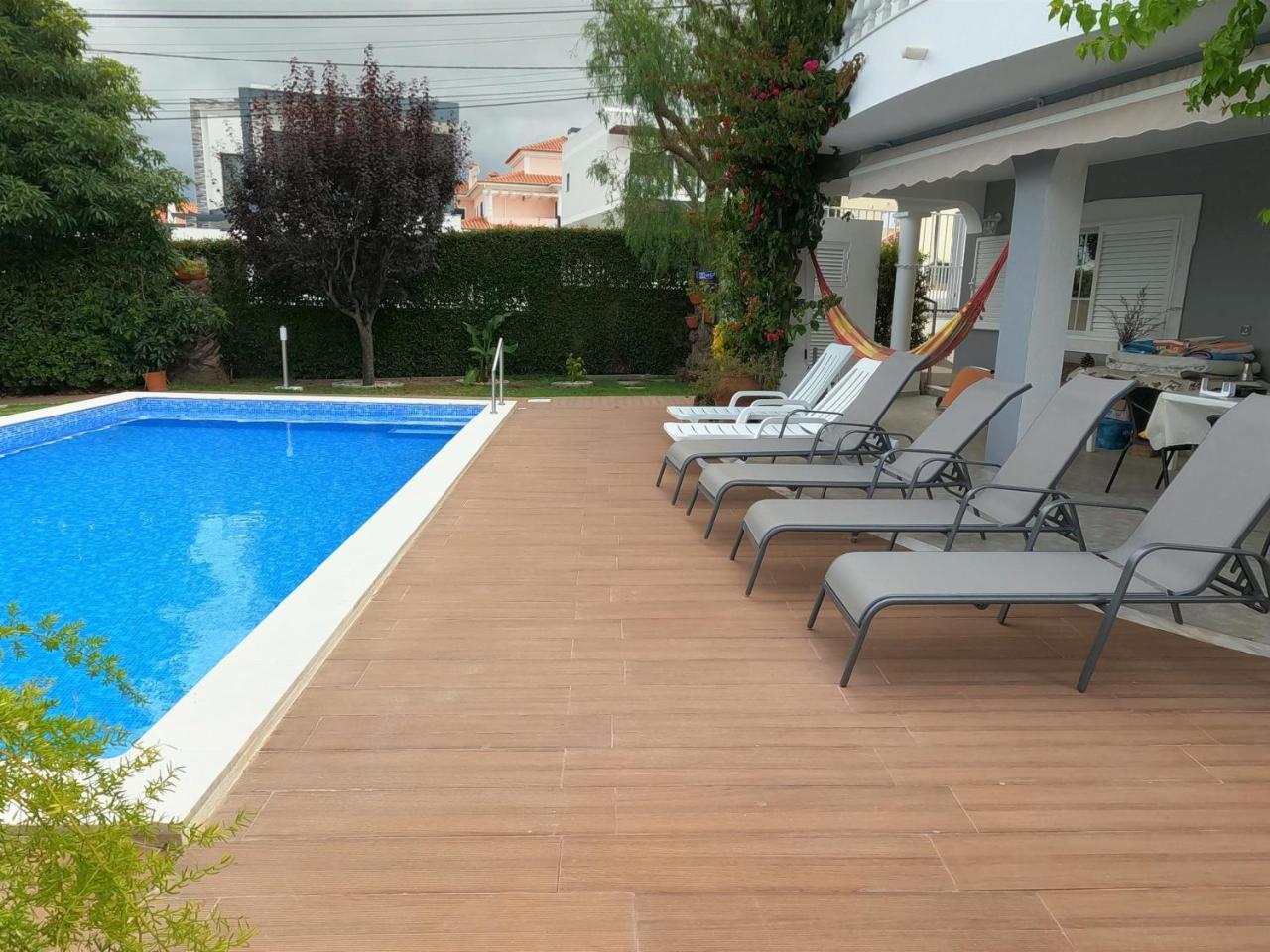Luxury Apartment 4 Bedrooms Pool in Marisol — 4-Star Luxury Hotel in Corroios, Portugal