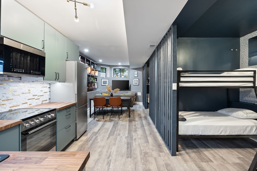 Wrigleyville Suites - photo 21