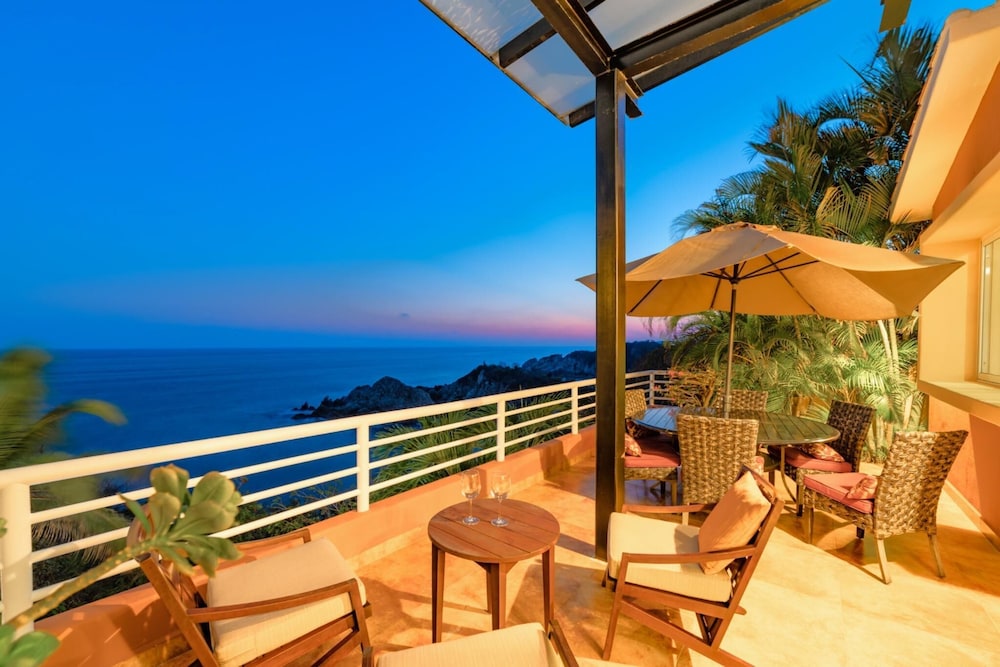 Villa Diamante — 4-Star Luxury Hotel in Santa Maria Huatulco, Mexico