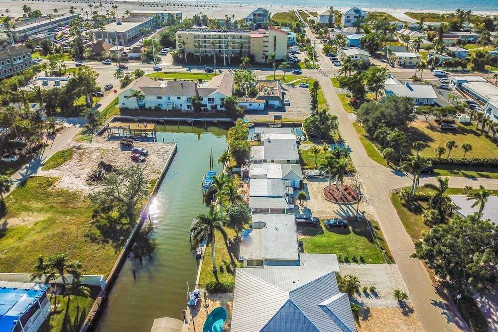 Fort Myers Couples Getaway - photo 29