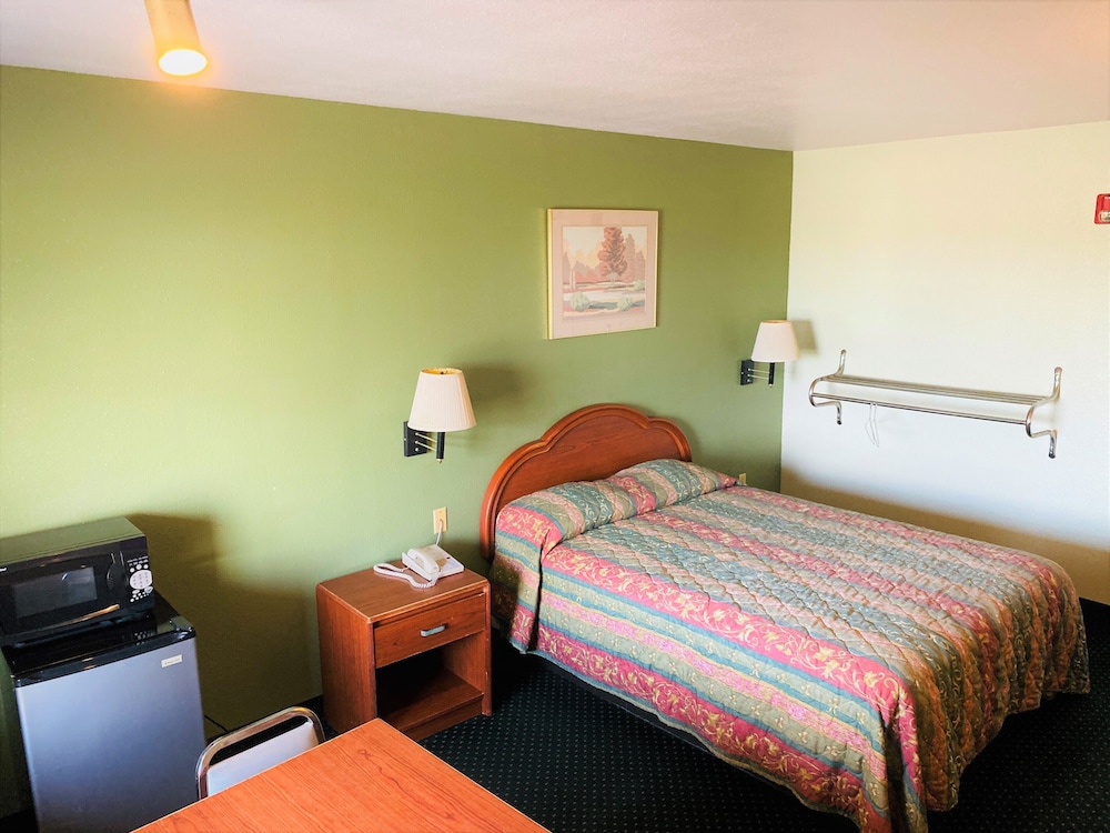 Pine Point Inn & Suites - photo 11