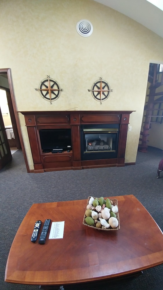 Snug Harbor Inn - photo 34