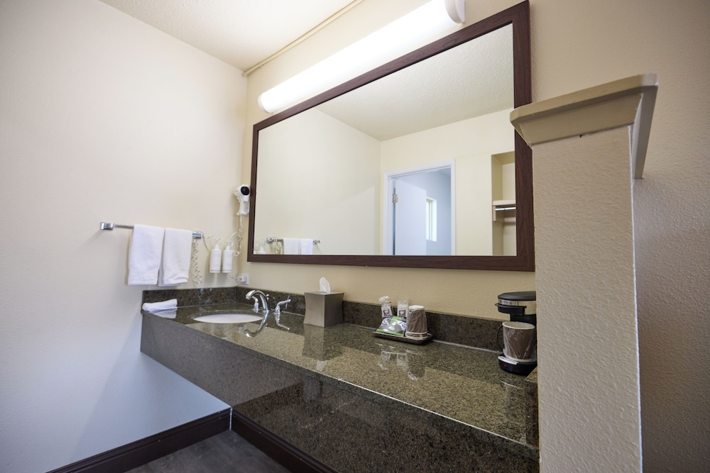 Cimarron Inn Klamath Falls - photo 18