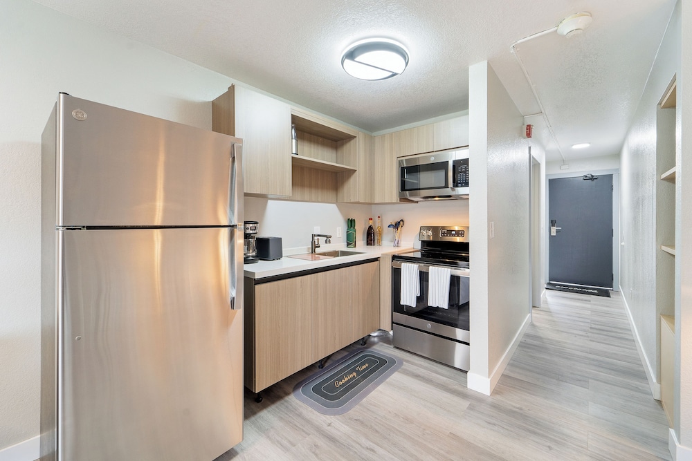Sunrise Garden Suites - photo 12