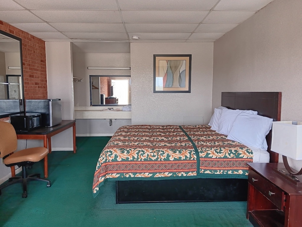 Sheldon's Motel and Restaurant - photo 2