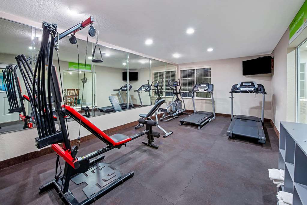 La Quinta Inn & Suites by Wyndham Kingwood Houston IAH Airpt - photo 13