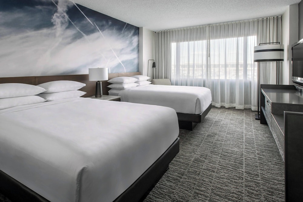 Newark Liberty International Airport Marriott - photo 12