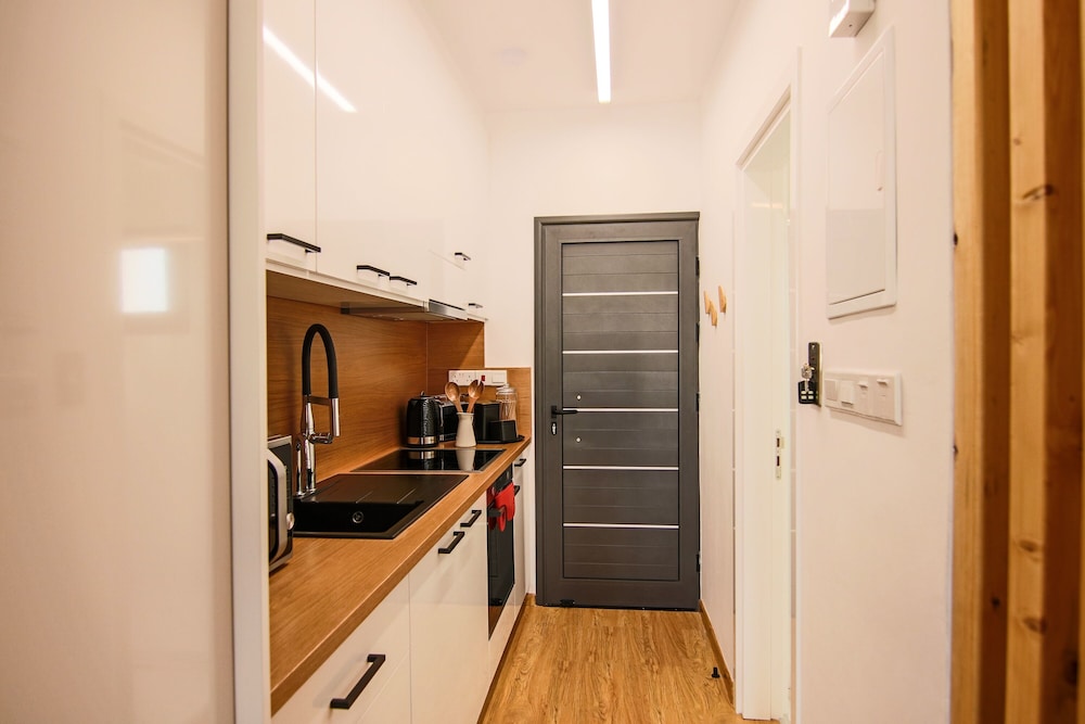 Phaedrus Living: Seaside Luxury Flat Athina 109