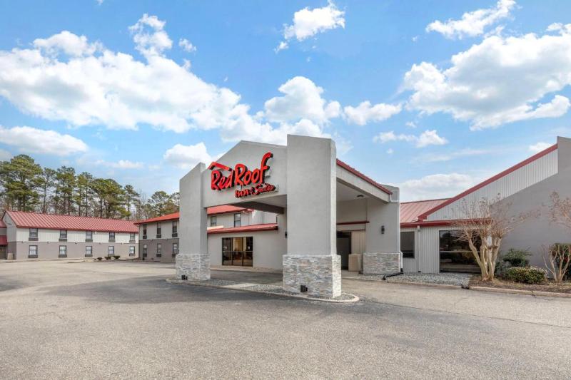Red Roof Inn and Suites Newport News - featured photo