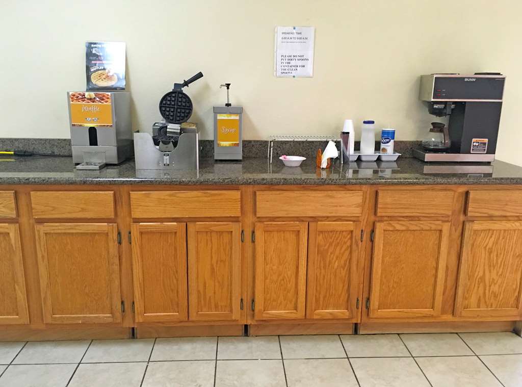Americas Best Value Inn & Suites Greenwood - photo 13