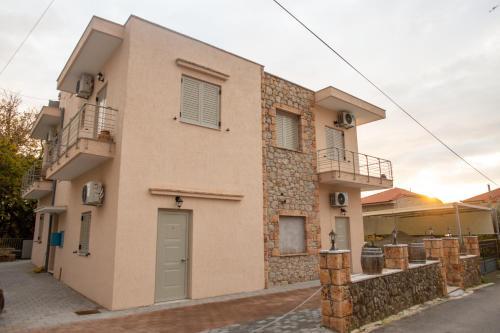 Tasos Rooms — Kardamyli