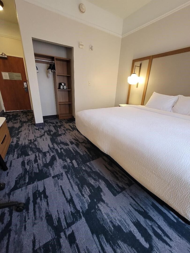 Fairfield Inn & Suites by Marriott Fort Wayne - photo 11