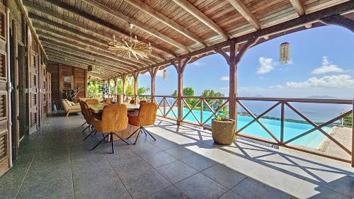 Villa Scarlett luxueuse villa vue mer 5 étoiles — 4-Star Luxury Hotel in Trois-Rivieres, Guadeloupe