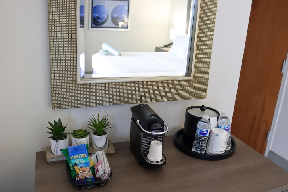 Prime Hotel Claremont - photo 13