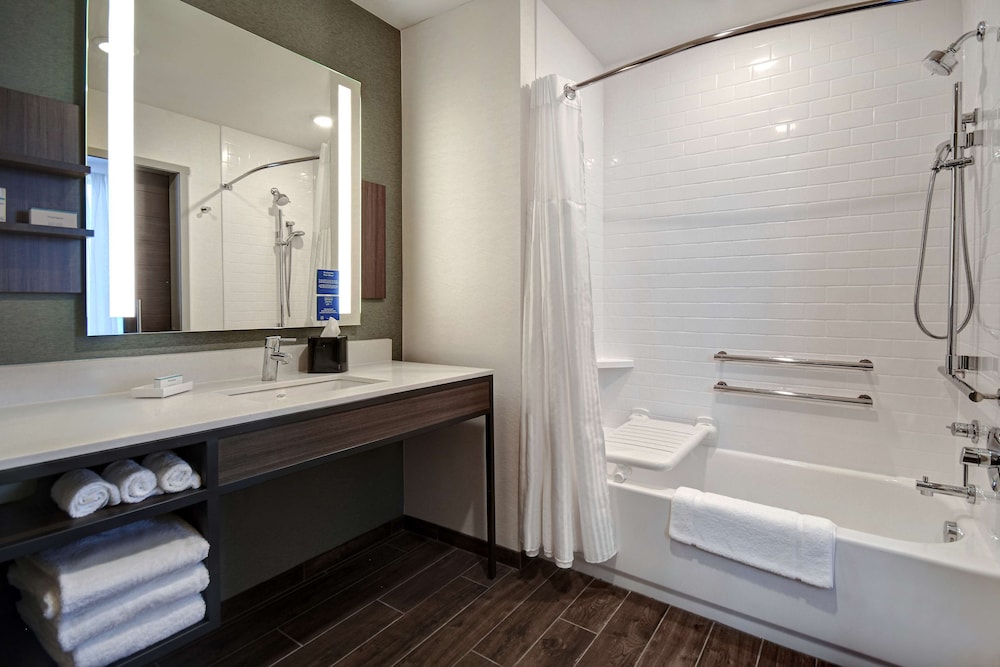 Hilton Garden Inn Kalamazoo - photo 27