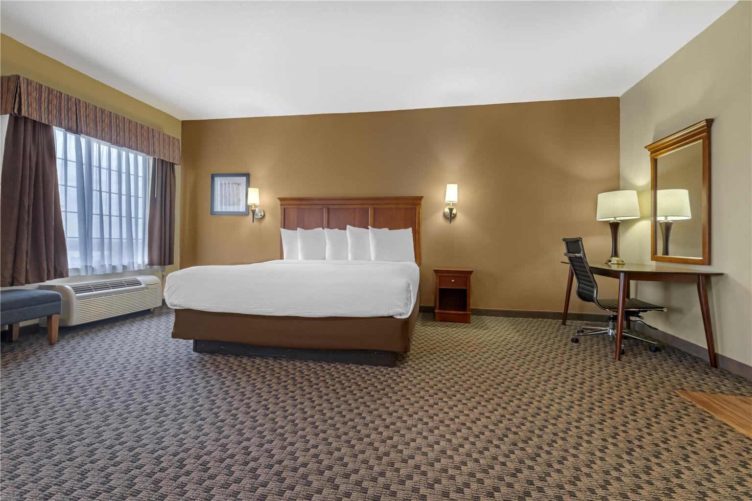 Best Western Plus Shamrock Inn & Suites - photo 25