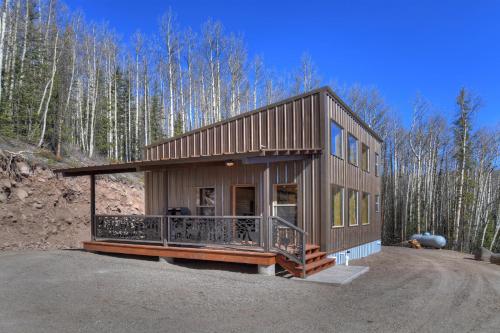 Amethyst Hideaway - carbon neutral hotel in Creede