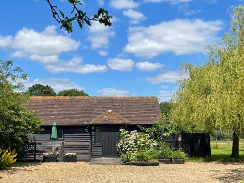 Maplehurst Barn Stables - carbon neutral hotel in Staplehurst