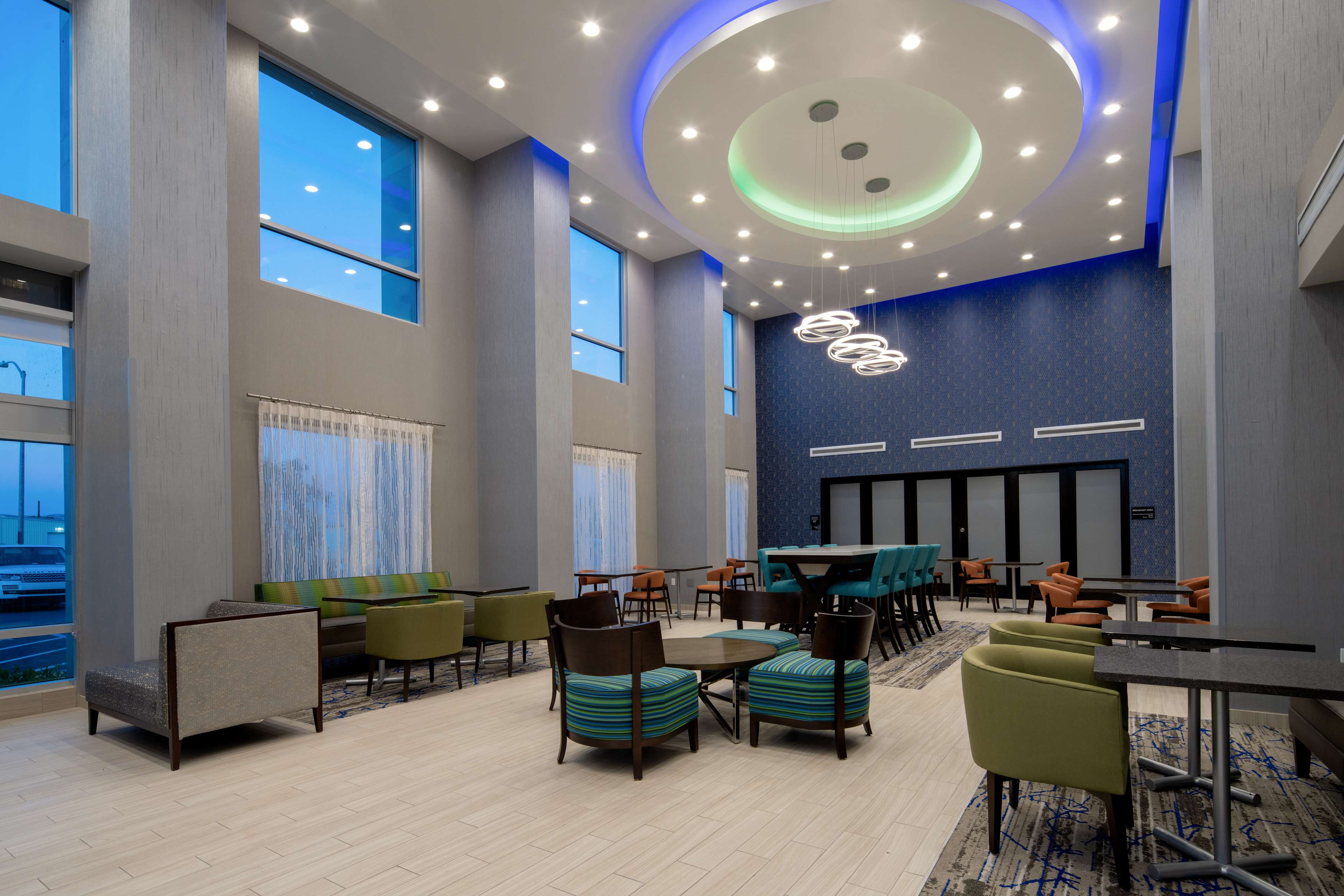 Hampton Inn & Suites Gilroy - photo 3