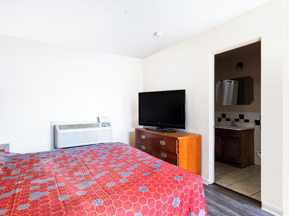 Manor Motel Near Oak Brook Chicago Westchester - photo 22