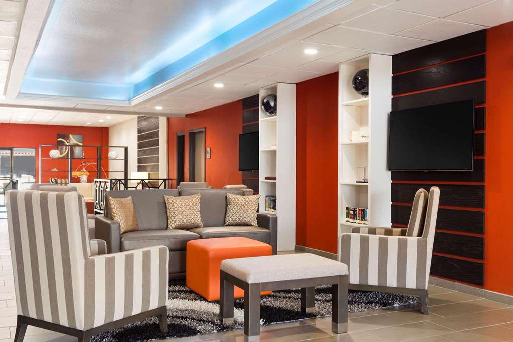 Country Inn & Suites by Radisson San Antonio Lackland AFB SeaWorld Area - photo 3